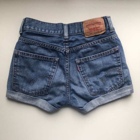 Levi’s Denim Shorts - Picture 2 of 2